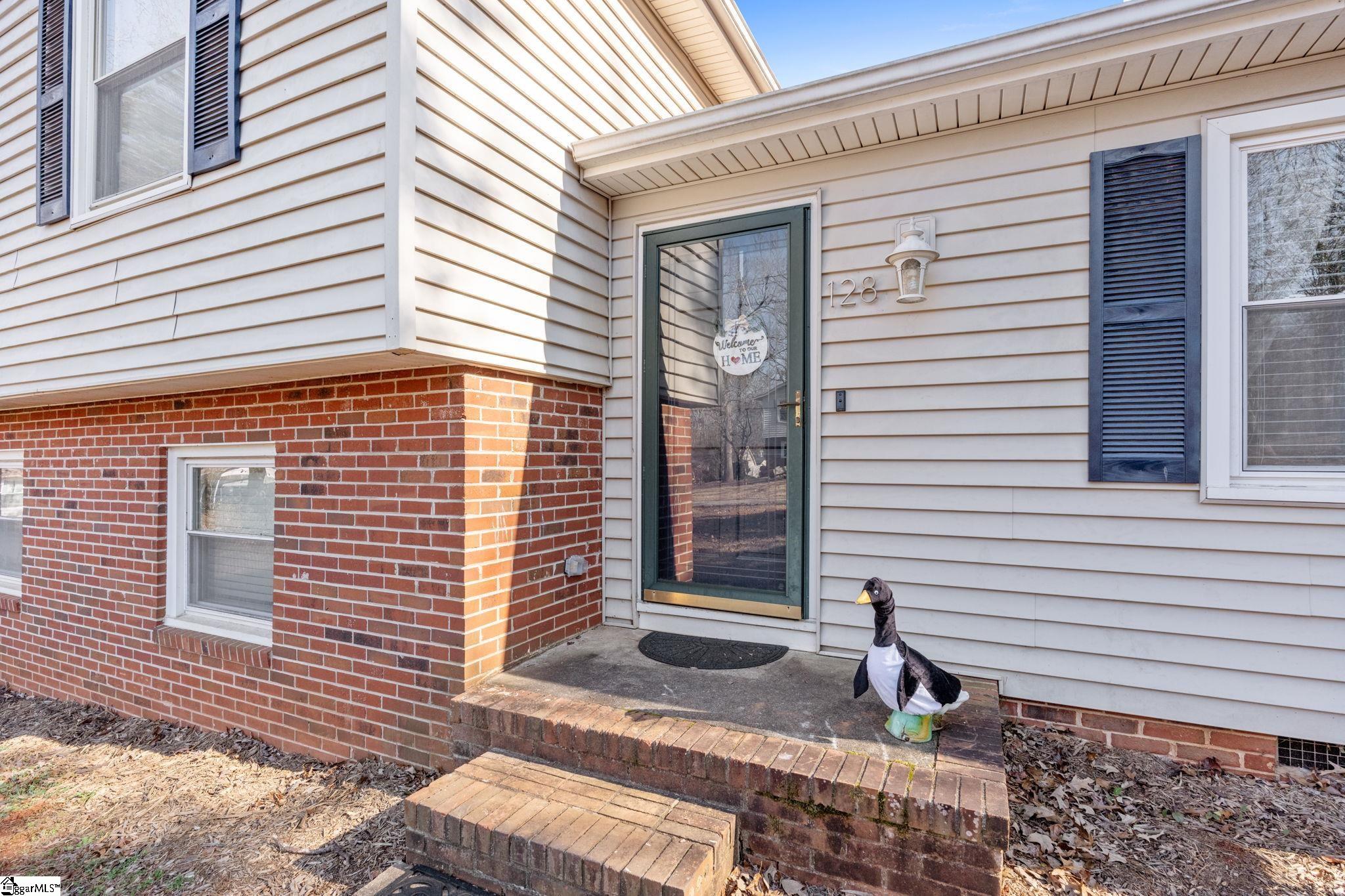 128 Buckey Court Simpsonville, SC 29680 - Photo 2 of 34