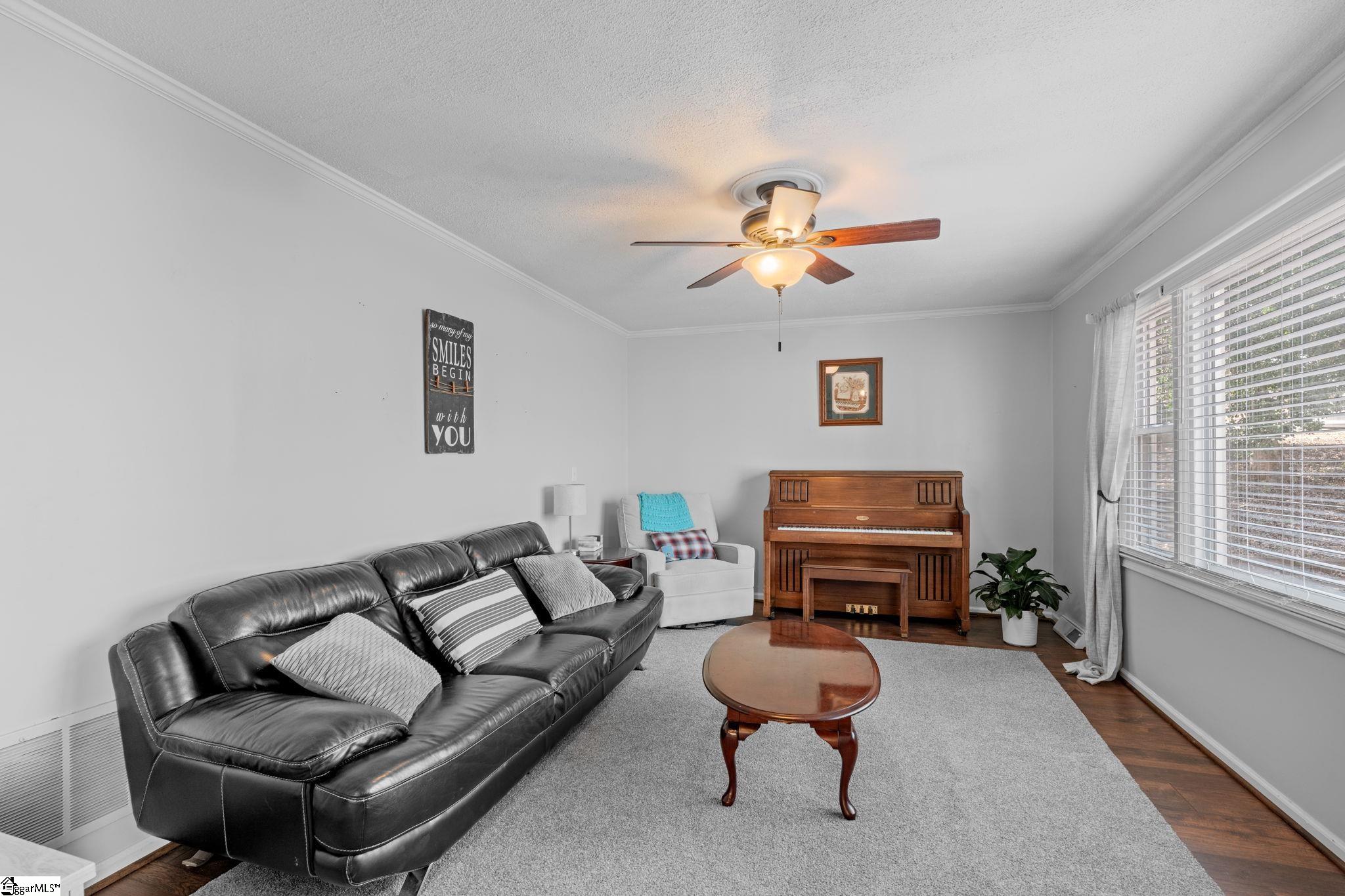 128 Buckey Court Simpsonville, SC 29680 - Photo 4 of 34