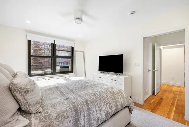 $2,395,000 | 60 East 9th Street, Unit 607 | Greenwich Village