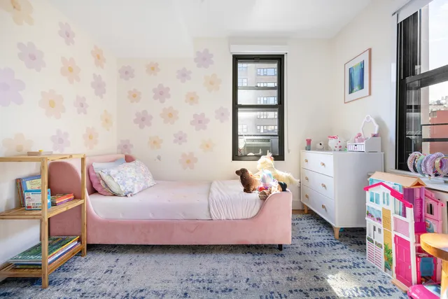 $2,395,000 | 60 East 9th Street, Unit 607 | Greenwich Village