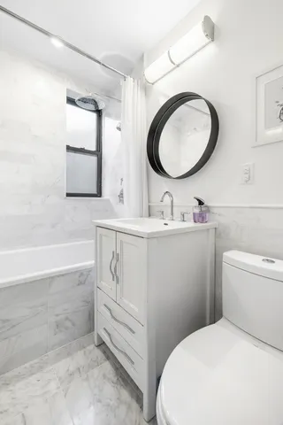 $2,395,000 | 60 East 9th Street, Unit 607 | Greenwich Village