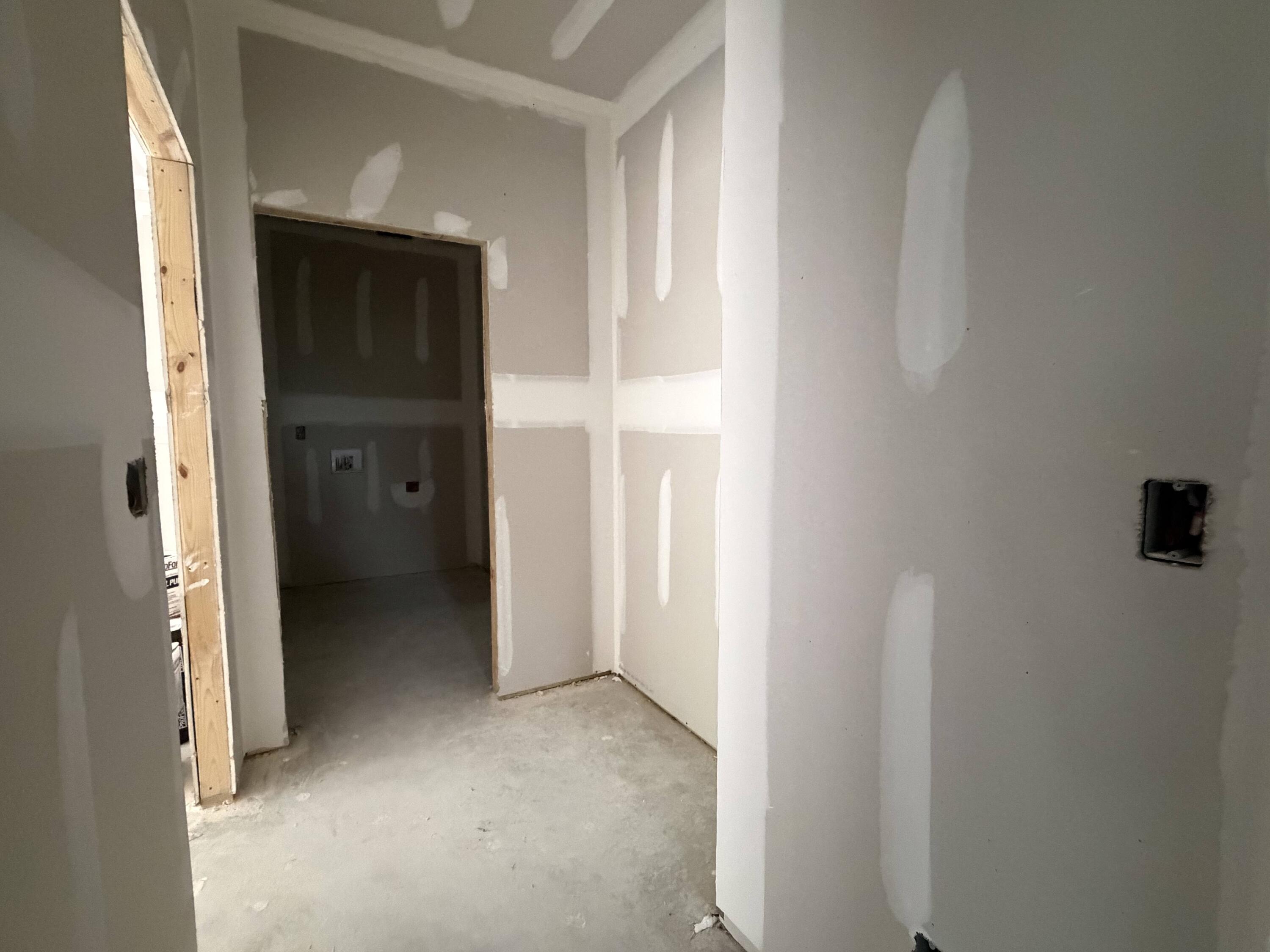 596 O Neal Street Thomson, GA 30824 - Photo 8 of 19 Mudroom