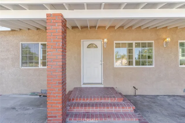$2,400 | 13716 Judd Street, Pacoima, CA 91331