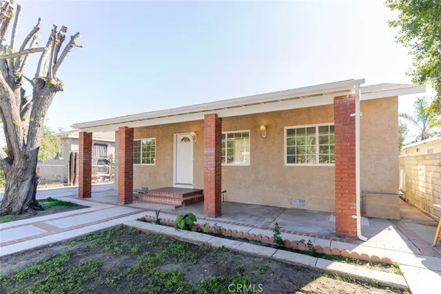 $2,400 | 13716 Judd Street, Pacoima, CA 91331