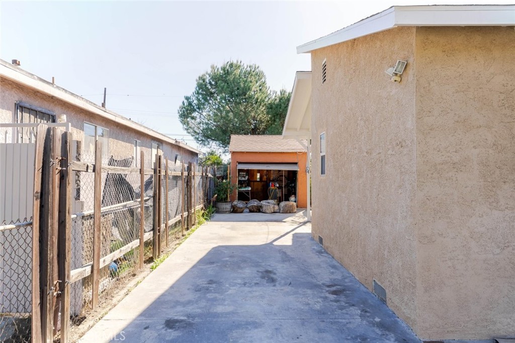 13716 Judd Street Pacoima, CA 91331 - Photo 21 of 24