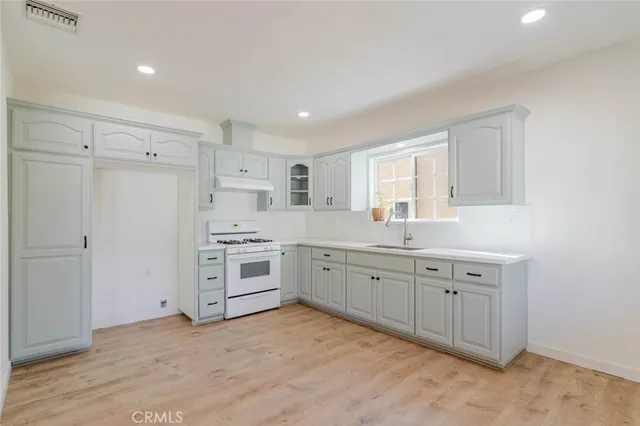 $2,400 | 13716 Judd Street, Pacoima, CA 91331