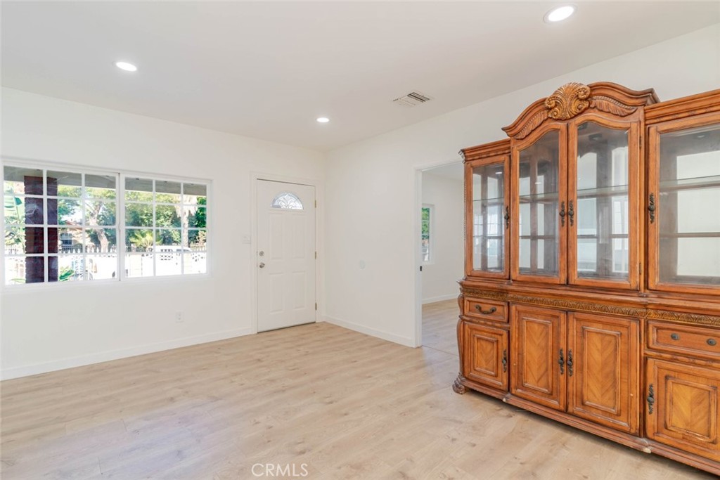 13716 Judd Street Pacoima, CA 91331 - Photo 5 of 24