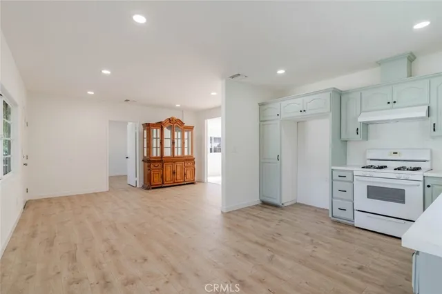 $2,400 | 13716 Judd Street, Pacoima, CA 91331