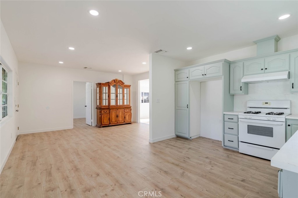 13716 Judd Street Pacoima, CA 91331 - Photo 6 of 24