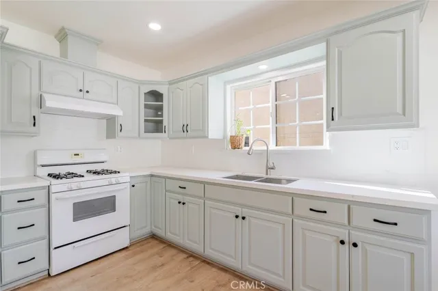 $2,400 | 13716 Judd Street, Pacoima, CA 91331