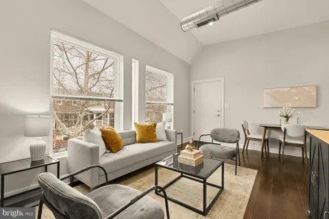 $349,900 | 1605 F Street Northeast, Unit 4, Washington, DC 20002