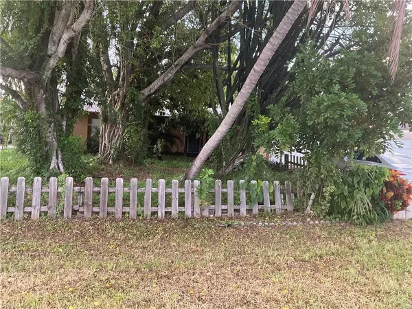 $350,000 | 4201 32nd Avenue Southwest, Naples, FL 34116