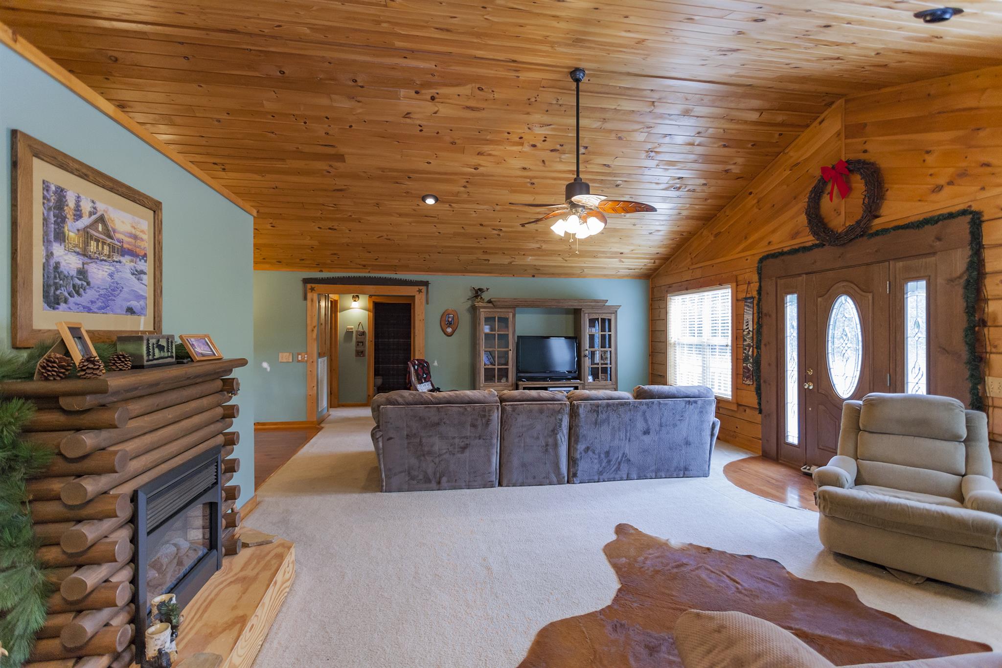 1782 Chicken Road Lebanon, TN 37090 - Photo 4 of 24 a living room with furniture and a flat screen tv