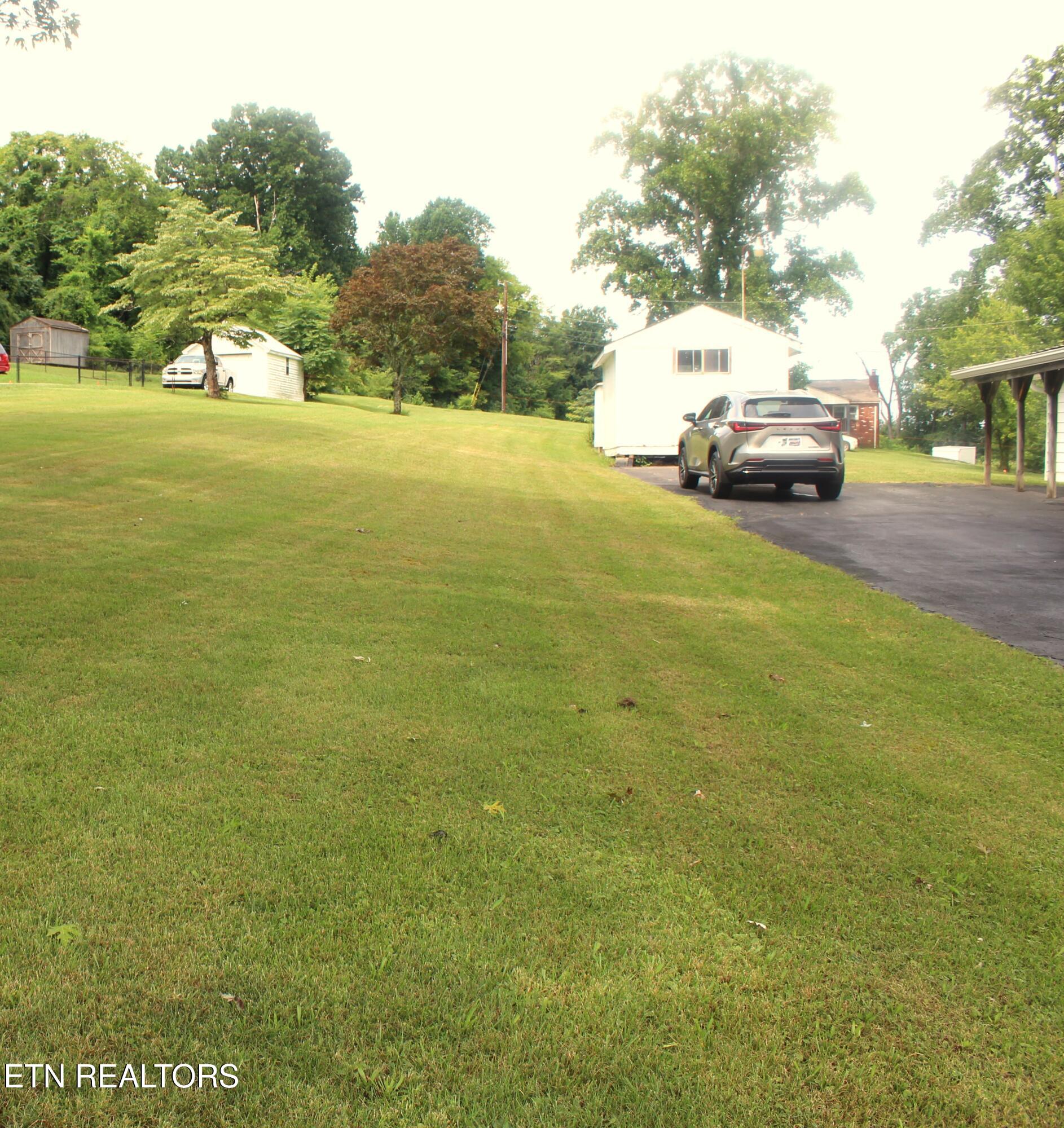 1507 Paris Road Knoxville, TN 37912 - Photo 24 of 29 IMG_5342