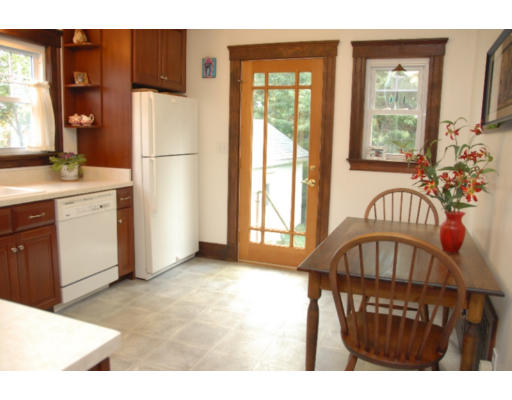 69 Ripley Road Medford, MA 02155 - Photo 6 of 10
