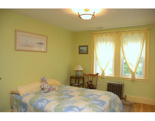 69 Ripley Road Medford, MA 02155 - Photo 8 of 10