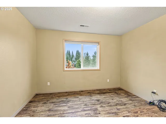 $1,399,999 | 34602 Northeast 49th Place, La Center, WA 98629