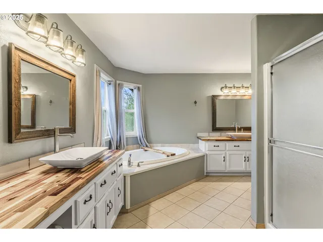 $1,399,999 | 34602 Northeast 49th Place, La Center, WA 98629