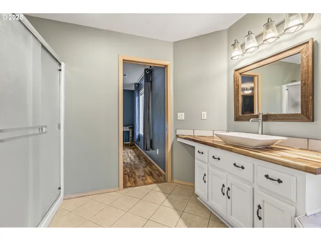 $1,399,999 | 34602 Northeast 49th Place, La Center, WA 98629