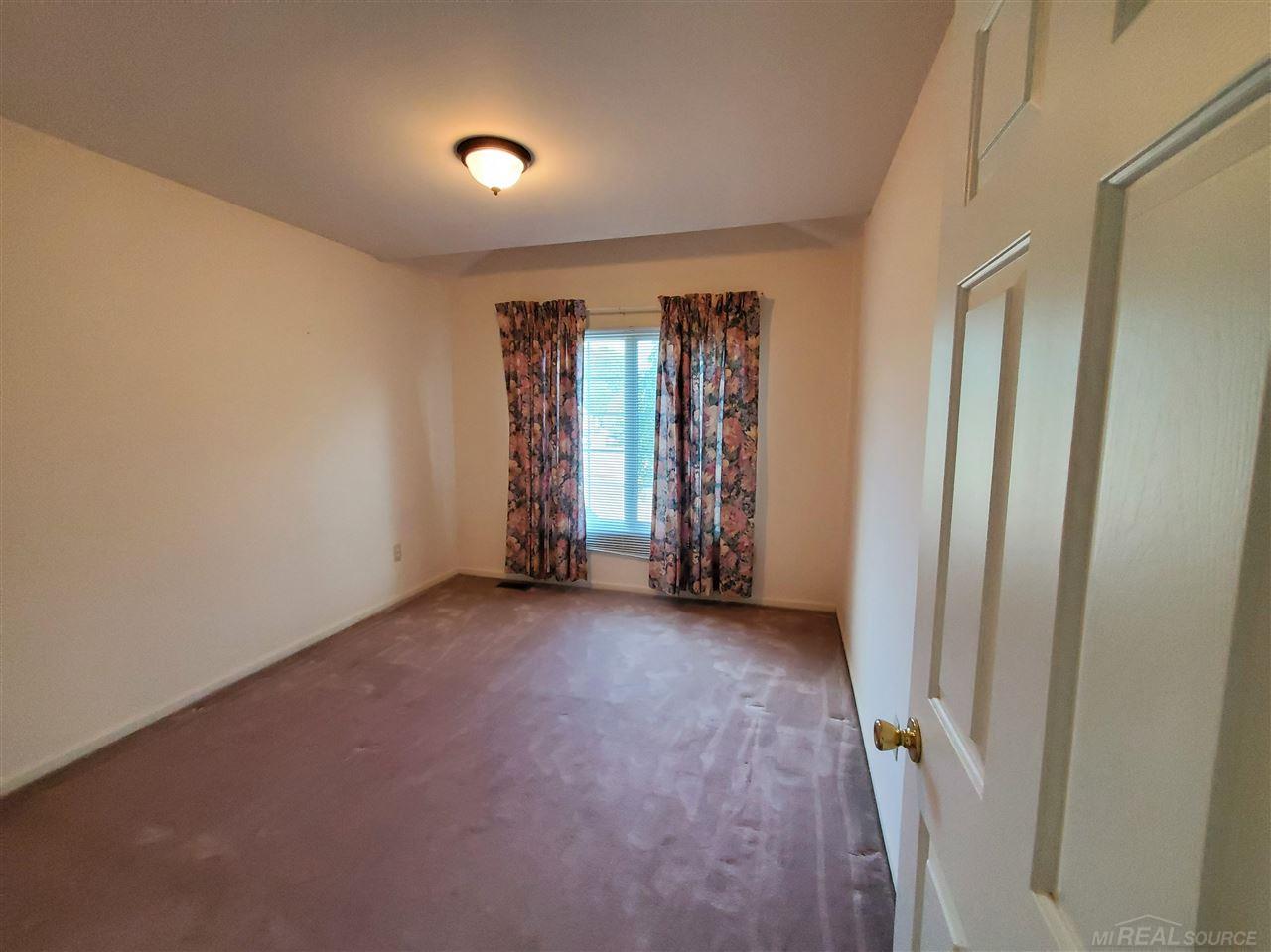 46869 West Ridge Drive Macomb, MI 48044 - Photo 45 of 48 50080942-44.JPG