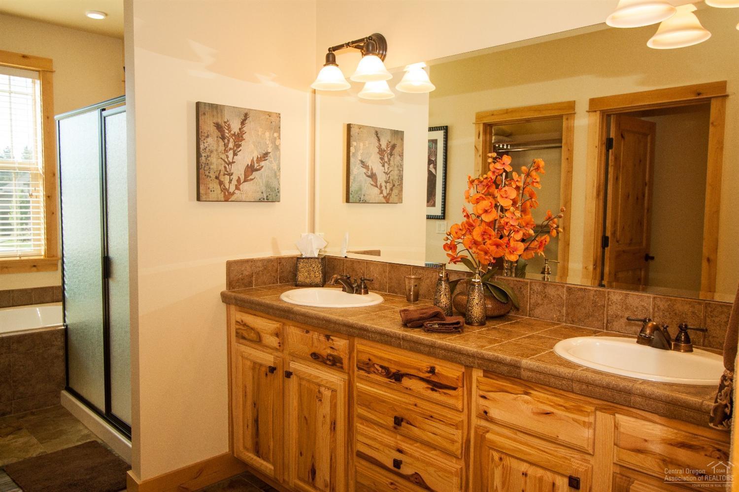 945 Southwest Vantage Point Way Bend, OR 97702 - Photo 19 of 25 Additional Photo
