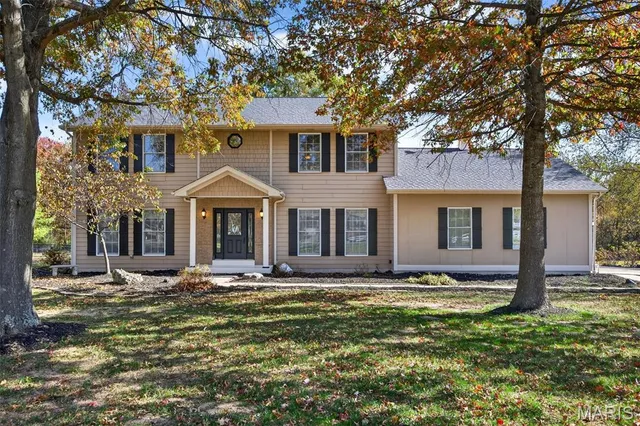 $689,900 | 1330 Lake Hollow Drive, Defiance, MO 63341