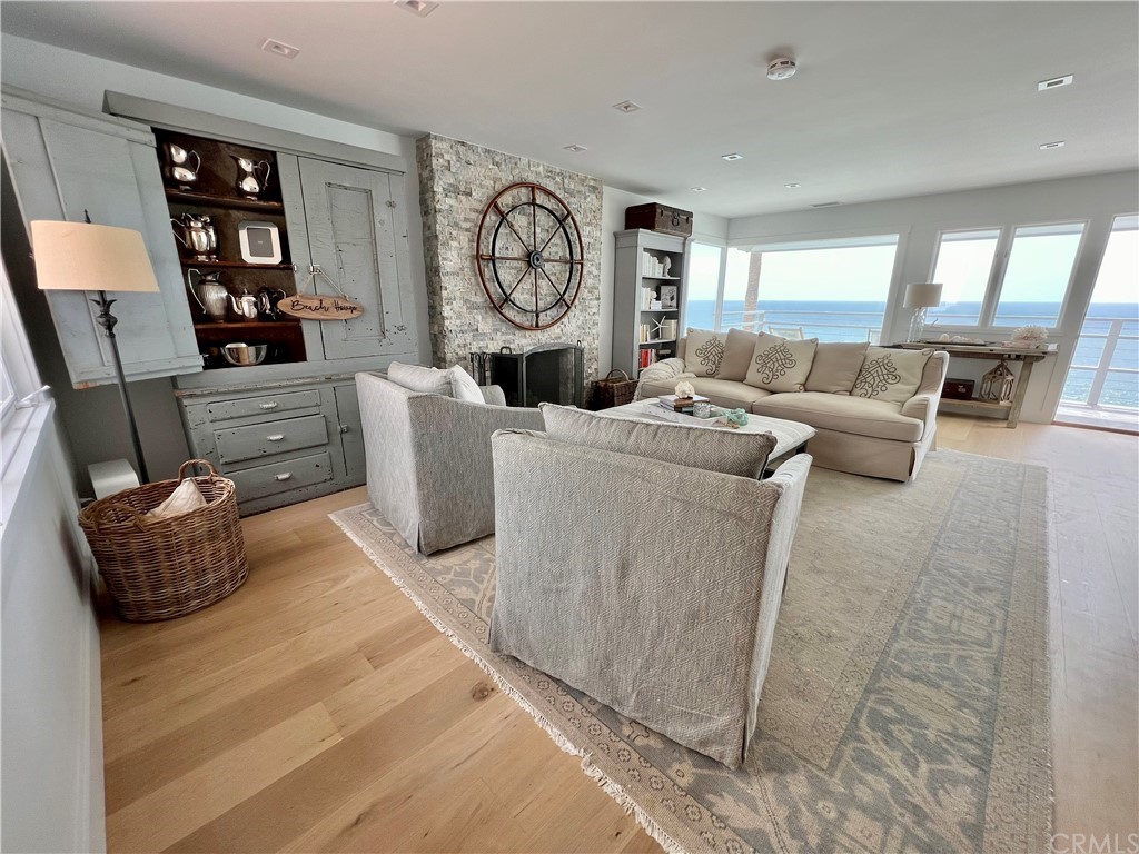 7 Camel Point Drive Laguna Beach, CA 92651 - Photo 15 of 48