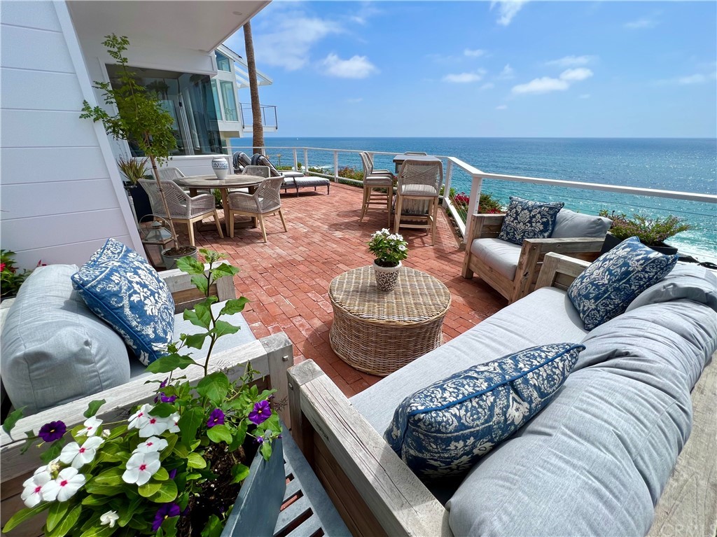 7 Camel Point Drive Laguna Beach, CA 92651 - Photo 4 of 48