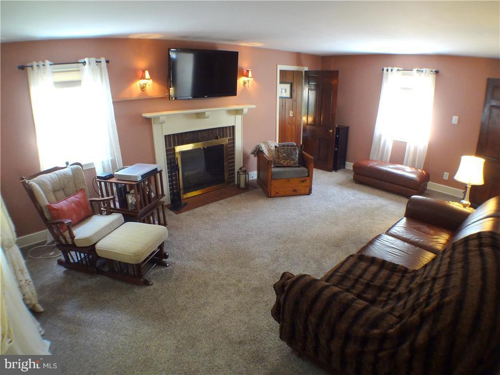 418 East Macada Road Bethlehem, PA 18017 - Photo 7 of 42 Gallery Image 7