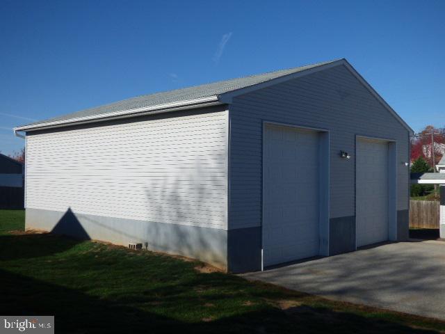 1420 Windsor Road Red Lion, PA 17356 - Photo 4 of 26 Gallery Image 4