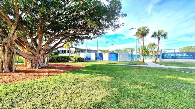 $275,000 | 406 Meadowlark Lane, Unit 406A, Naples, FL 34105