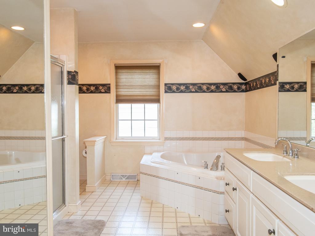 704 Oxford Road Lancaster, PA 17601 - Photo 43 of 64 Gallery Image 43