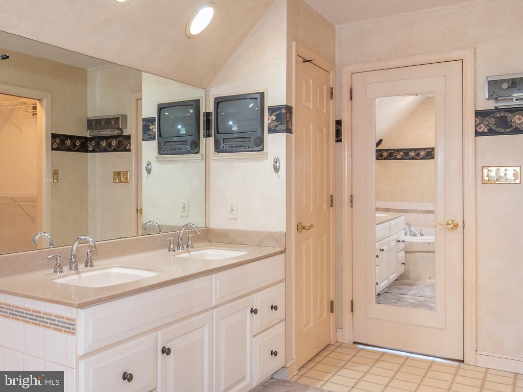 704 Oxford Road Lancaster, PA 17601 - Photo 47 of 64 Gallery Image 47