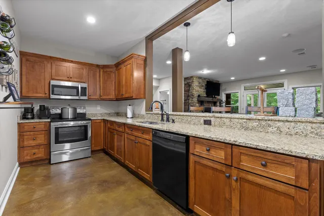 $1,695,000 | 2506 Bristlecone Lane, Signal Mountain, TN 37377