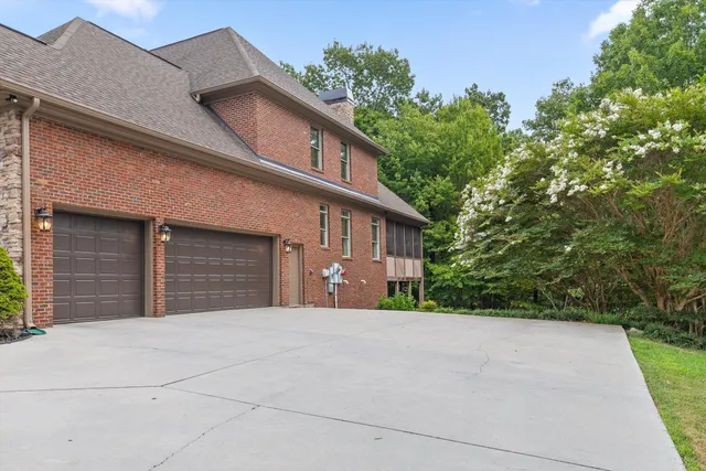 $1,695,000 | 2506 Bristlecone Lane, Signal Mountain, TN 37377