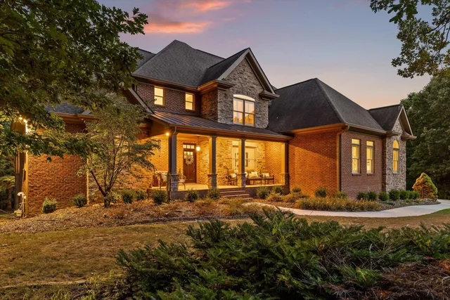 $1,695,000 | 2506 Bristlecone Lane, Signal Mountain, TN 37377