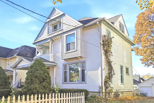 $234,900 | 507 North Hennepin Avenue, Dixon, IL 61021