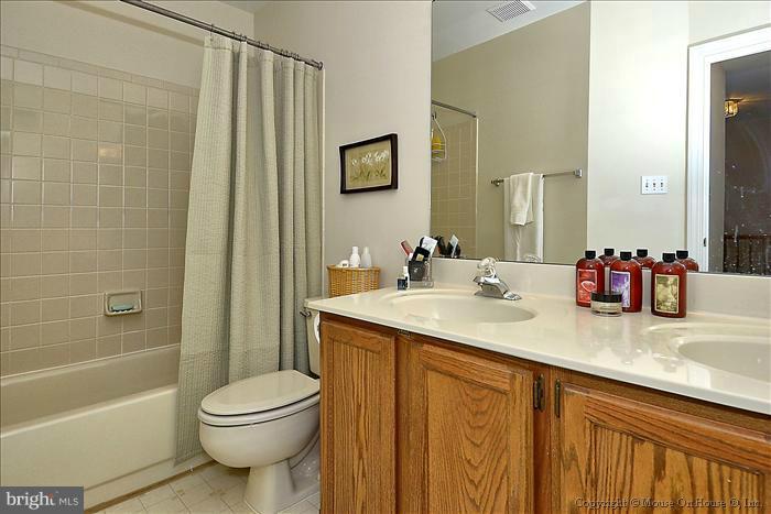 20365 Marguritte Square Sterling, VA 20165 - Photo 28 of 30 Bath