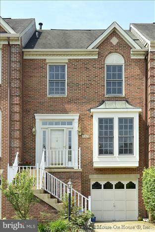 20365 Marguritte Square Sterling, VA 20165 - Photo 5 of 30 Exterior (Front)