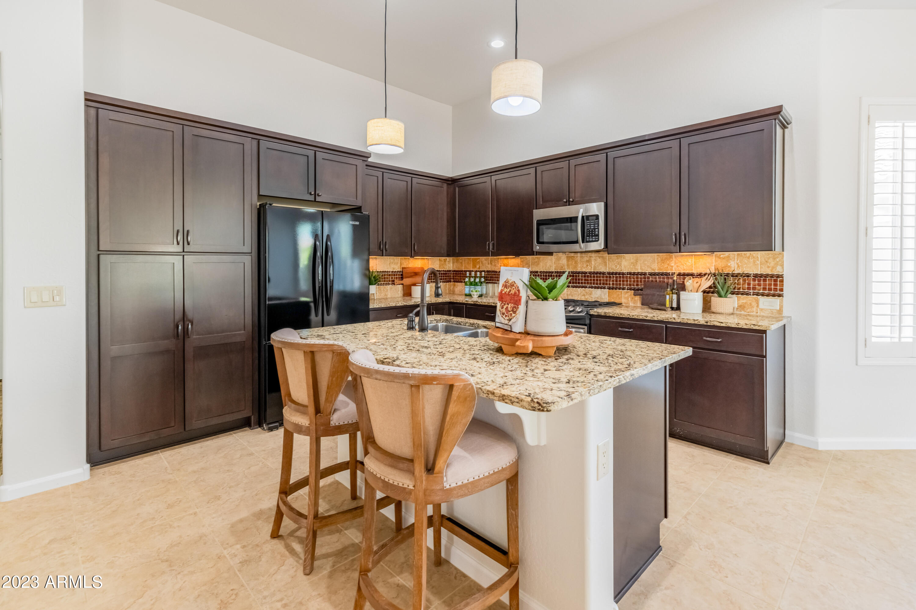16478 West Almeria Road Goodyear, AZ 85395 - Photo 15 of 68 .