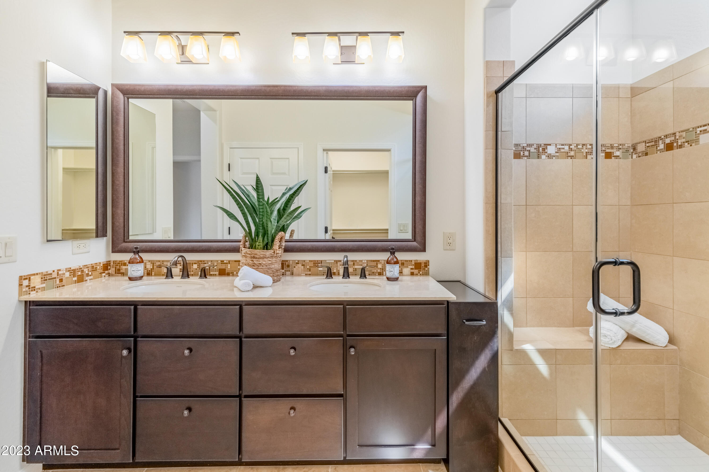16478 West Almeria Road Goodyear, AZ 85395 - Photo 25 of 68 .