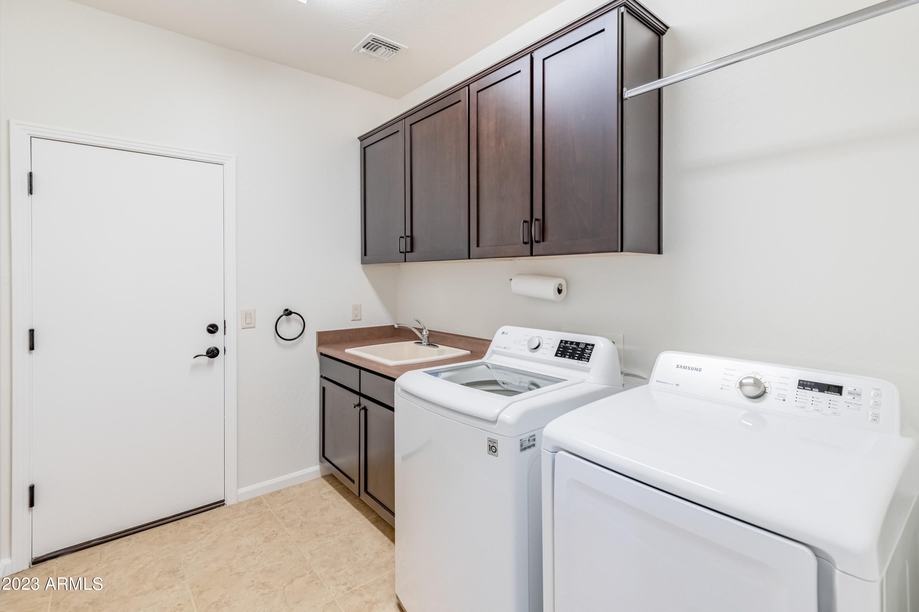 16478 West Almeria Road Goodyear, AZ 85395 - Photo 33 of 68 .