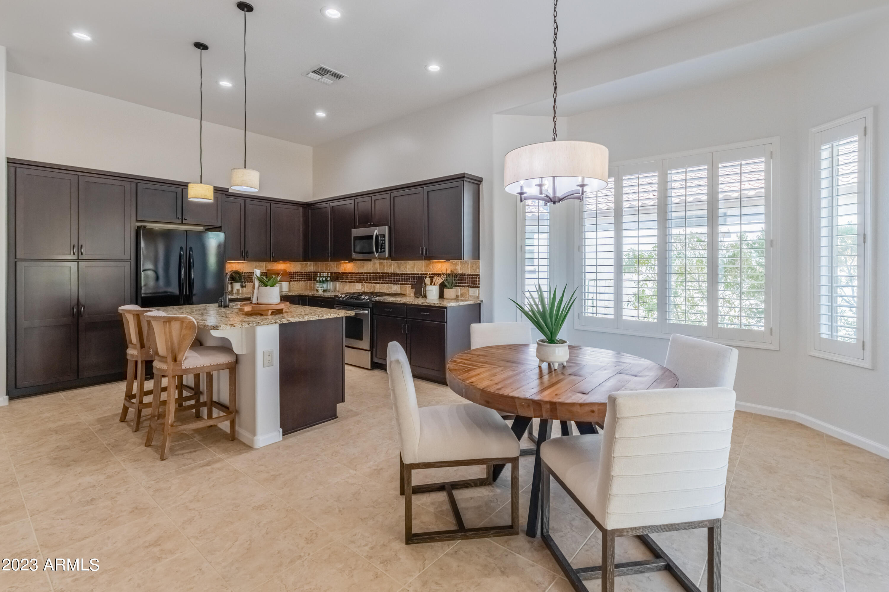 16478 West Almeria Road Goodyear, AZ 85395 - Photo 8 of 68 .