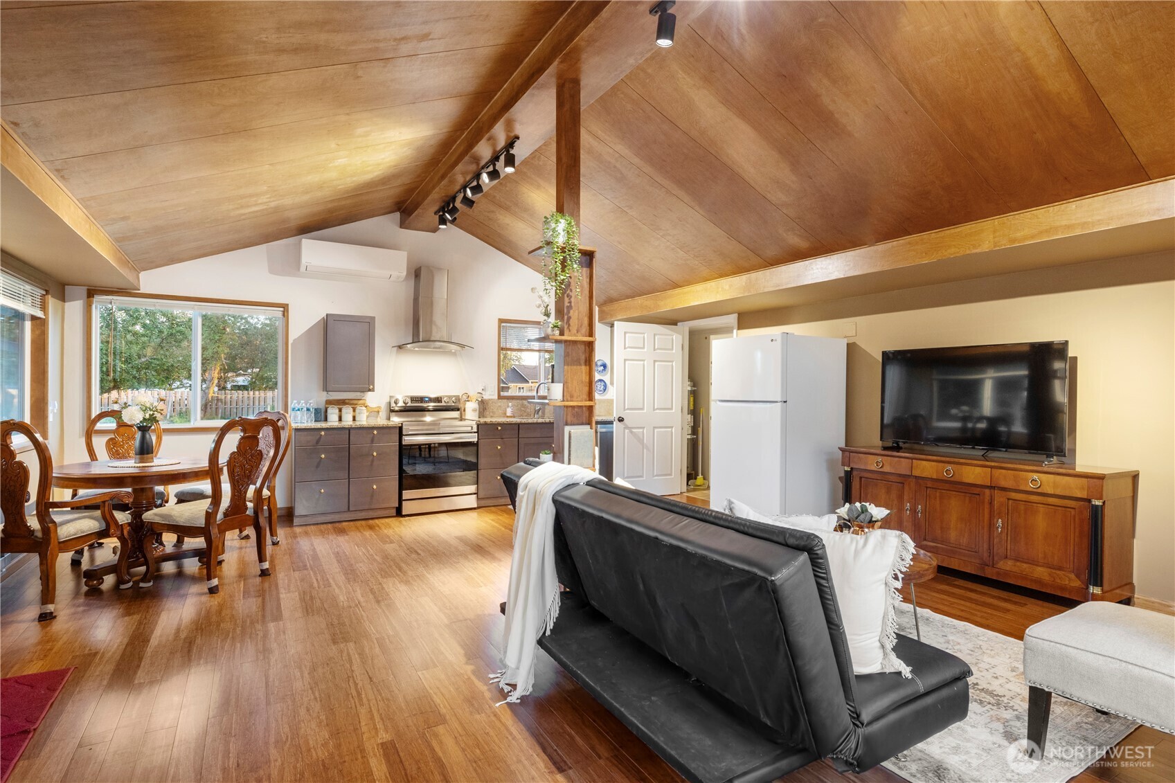 2579 Finkbonner Road Bellingham, WA 98226 - Photo 5 of 20 Gallery Image 5