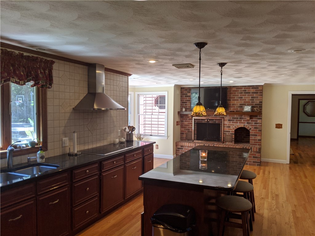 17 Wingate Road Lincoln, RI 02865 - Photo 11 of 31 Gallery Image 11