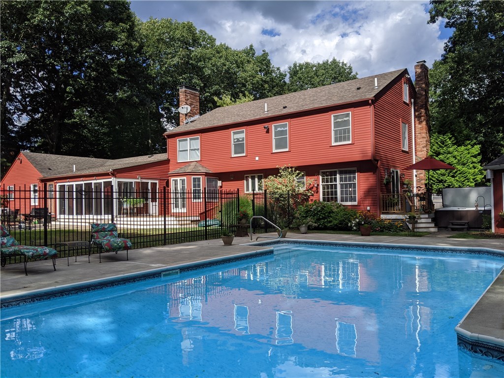 17 Wingate Road Lincoln, RI 02865 - Photo 4 of 31 Gallery Image 4