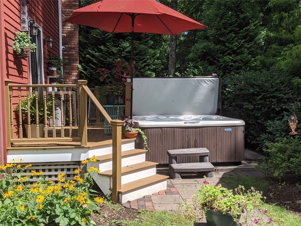 17 Wingate Road Lincoln, RI 02865 - Photo 6 of 31 Gallery Image 6