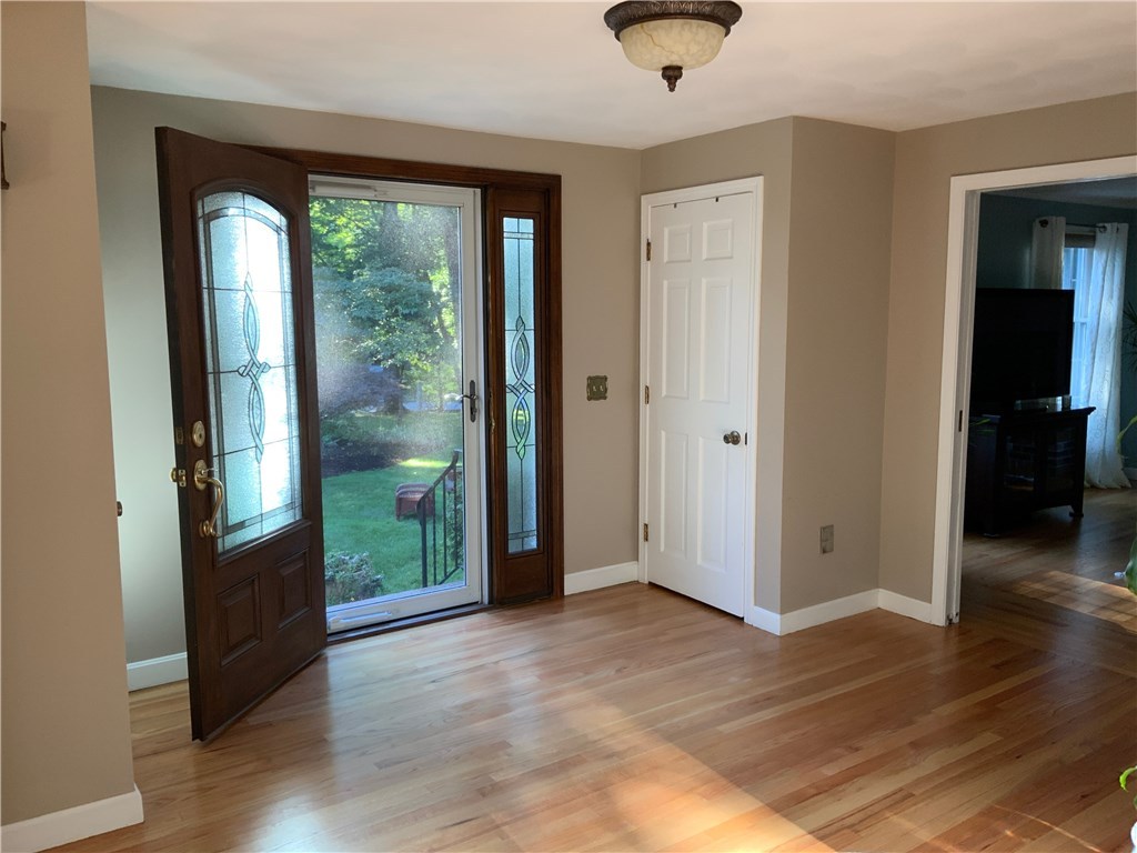 17 Wingate Road Lincoln, RI 02865 - Photo 8 of 31 Gallery Image 8