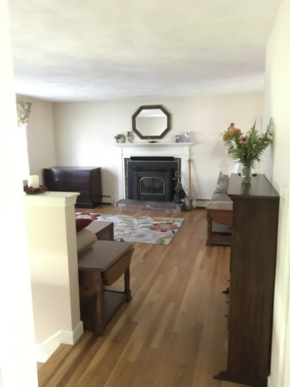 141 Upton Road Westborough, MA 01581 - Photo 7 of 42