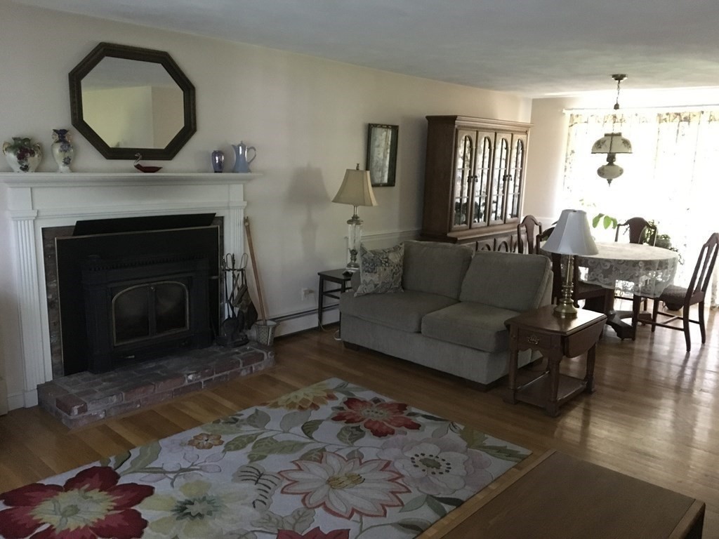 141 Upton Road Westborough, MA 01581 - Photo 8 of 42